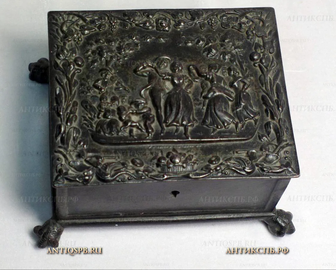 Шкатулка чугунная "Танцы". Чугун, литье, покраска. Тепляков. Кон. ХIХ века. Россия. №18598